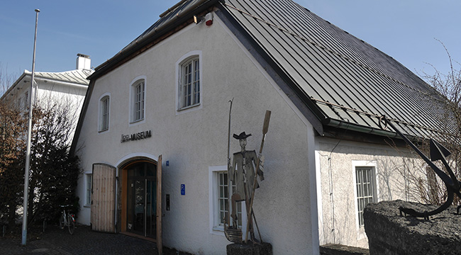 Link führt 40 Jahre Inn-Museum
